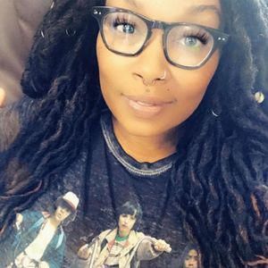 Meet your Posher, Leslie